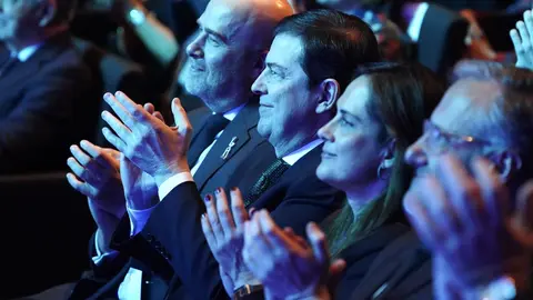 El presidente de la Junta de Castilla y León, Alfonso Fernández Mañueco, participa en la gala de entrega de los II Premios Diagnóstico 2025 de CyLTV. Fotos: Campillo
