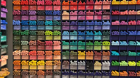 La mejor tienda de bellas artes de todo Madrid lleva sello leonés. 30.000 referencias, 'Hartem Bar' y una novedosa propuesta que atrapa a miles de clientes en una iniciativa de la leonesa 'Mi Tienda de Arte'.
