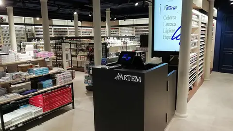 La mejor tienda de bellas artes de todo Madrid lleva sello leonés. 30.000 referencias, 'Hartem Bar' y una novedosa propuesta que atrapa a miles de clientes en una iniciativa de la leonesa 'Mi Tienda de Arte'.