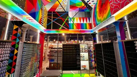 La mejor tienda de bellas artes de todo Madrid lleva sello leonés. 30.000 referencias, 'Hartem Bar' y una novedosa propuesta que atrapa a miles de clientes en una iniciativa de la leonesa 'Mi Tienda de Arte'.