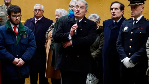 Astorga rinde homenaje al coronel Joaquín Rubín de Celis y Lastra, al que asisten el embajador de la República de Perú, Luis Ibérico Núñez. Fotos: Campillo.