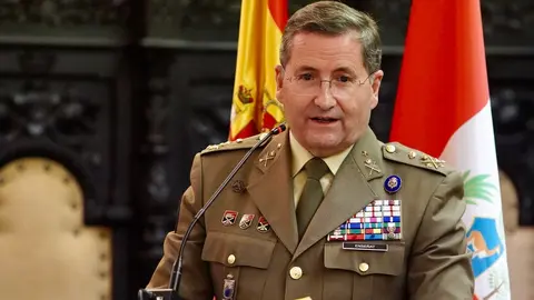 Recepción al jefe de Estado Mayor del Ejercito de Tierra, Amador Enseñat y Berea en el Ayuntamiento de Astorga. Fotos: Campillo