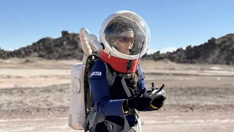 Nueve astronautas españolas, entre ellas las leonesas Jennifer García Carrizo y Laura González Llamazares, estudian en el proyecto Hypatia los efectos de una misión en Marte en las mujeres. Desde el pasado lunes viven aisladas en la estación Mars Research Desert Station del desierto de Utah.