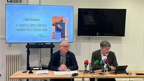 El presidente del Círculo Empresarial Leonés, Julio César Álvarez, y el secretario general, Nicesio Álvarez, han dado a conocer, en la sede de la asociación, el premiado con el galardón Círculo de Oro del CEL del año 2024.
