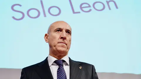 El alcalde de León, José Antonio Diez, presenta el informe jurídico sobre el proceso de la autonomía para la Región Leonesa. Fotos: Campillo | Heraldo de León