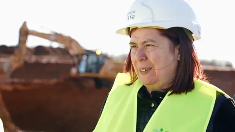 La secretaria de Estado de Agricultura y Alimentación, Begoña García, visita, junto al delegado del Gobierno, Nicanor Sen, entre otras autoridades, tres actuaciones diferentes de modernización de regadío en la Comunidad de Regantes del Canal Margen Izquierda y en la Ribera Alta del Porma. Fotos: Campillo.