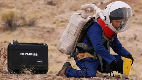 Nueve astronautas españolas, entre ellas las leonesas Jennifer García Carrizo y Laura González Llamazares, estudian en el proyecto Hypatia los efectos de una misión en Marte en las mujeres. Desde el pasado lunes viven aisladas en la estación Mars Research Desert Station del desierto de Utah.