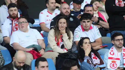 Dos fogonazos mágicos de Chacón permiten a la Cultural remontar un 2-0 adverso y alcanzar el empate final. Merecido resultado para un equipo de perfil bajo en la primera mitad y muy solvente en la segunda. Fotos: Isaac Llamazares