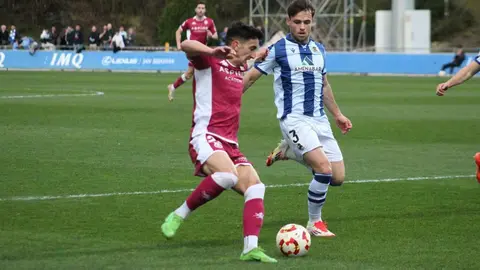 Dos fogonazos mágicos de Chacón permiten a la Cultural remontar un 2-0 adverso y alcanzar el empate final. Merecido resultado para un equipo de perfil bajo en la primera mitad y muy solvente en la segunda. Fotos: Isaac Llamazares