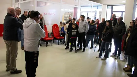 Con 91 años y más de 75 años de pasión ininterrumpida por la Cultural y Deportiva Leonesa, Matías Mata es un símbolo vivo de la historia del club. Con el número 2 en su carné de socio, Matías es un referente para el culturalismo, un hombre que ha vivido tanto las penas como las alegrías del equipo leonés. Fotos: CyDLeonesa