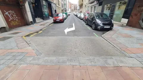 La Junta de Gobierno Local celebrada este viernes en el Ayuntamiento de León ha adjudicado las obras de peatonalización de la calle Fuero con una inversión de 470.000 euros. Fotos: Heraldo de León