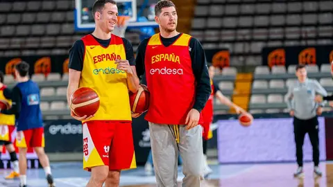 La ciudad se vuelca con el encuentro del equipo nacional en el Palacio de los Deportes. El equipo de Scariolo ya se entrena en la cancha leonesa a la espera del partido de este domingo.