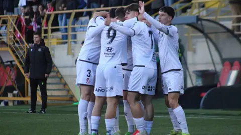 La Cultural y Deportiva Leonesa se mide al Celta Fortuna en un encuentro de altura en el Reino de León. Fotos: Isaac Llamazares | CyDLeonesa