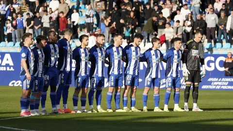La Ponferradina, que ha rendido un emotivo homenaje a la figura de Tyrone, se enfrenta a la Gimnástica Segoviana en El Toralín.