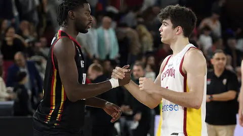 La selección española de baloncesto se aferra a la defensa y cierra el Preeuropeo con una victoria ante Bélgica en León. Fotos: Isaac Llamazares | Peio García