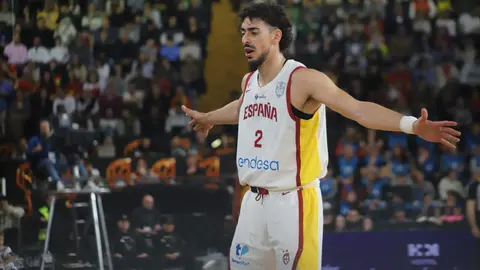 La selección española de baloncesto se aferra a la defensa y cierra el Preeuropeo con una victoria ante Bélgica en León. Fotos: Isaac Llamazares | Peio García