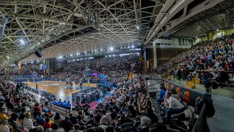 Heraldo de León publica las 101 fotos oficiales del encuentro disputado por España en el Palacio de los Deportes.