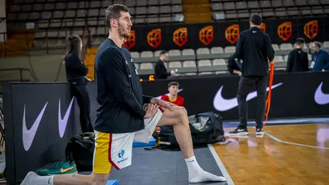 Heraldo de León publica las 101 fotos oficiales del encuentro disputado por España en el Palacio de los Deportes.