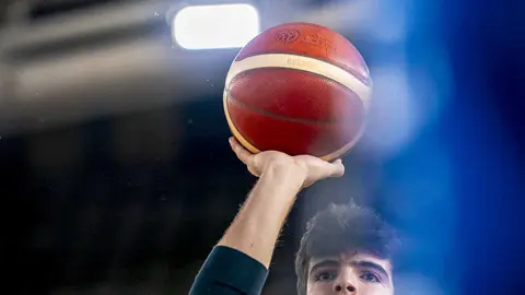 Heraldo de León publica las 101 fotos oficiales del encuentro disputado por España en el Palacio de los Deportes.