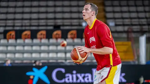 Heraldo de León publica las 101 fotos oficiales del encuentro disputado por España en el Palacio de los Deportes.