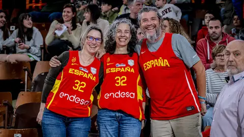 Heraldo de León publica las 101 fotos oficiales del encuentro disputado por España en el Palacio de los Deportes.