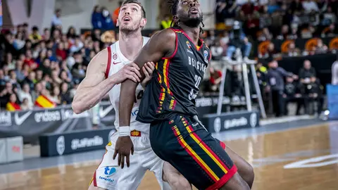 Heraldo de León publica las 101 fotos oficiales del encuentro disputado por España en el Palacio de los Deportes.