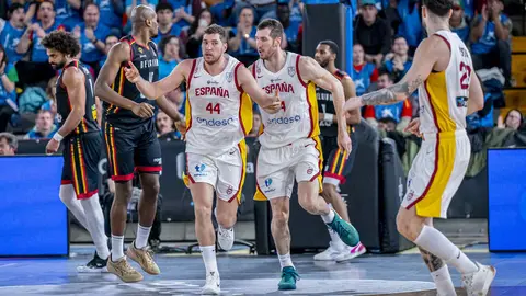 Heraldo de León publica las 101 fotos oficiales del encuentro disputado por España en el Palacio de los Deportes.