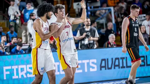 Heraldo de León publica las 101 fotos oficiales del encuentro disputado por España en el Palacio de los Deportes.