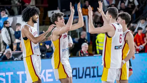 Heraldo de León publica las 101 fotos oficiales del encuentro disputado por España en el Palacio de los Deportes.