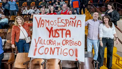 Heraldo de León publica las 101 fotos oficiales del encuentro disputado por España en el Palacio de los Deportes.