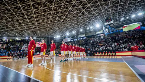 Heraldo de León publica las 101 fotos oficiales del encuentro disputado por España en el Palacio de los Deportes.