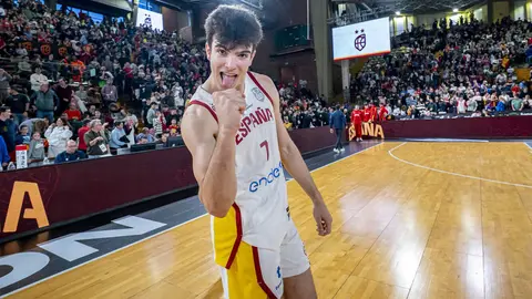 Heraldo de León publica las 101 fotos oficiales del encuentro disputado por España en el Palacio de los Deportes.