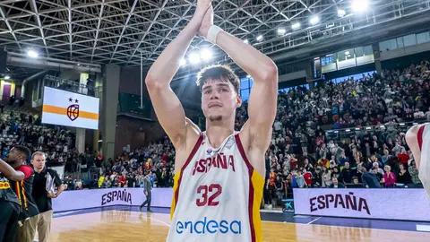 Heraldo de León publica las 101 fotos oficiales del encuentro disputado por España en el Palacio de los Deportes.