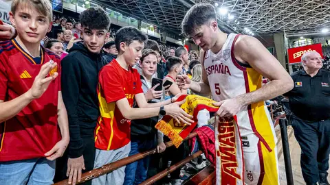 Heraldo de León publica las 101 fotos oficiales del encuentro disputado por España en el Palacio de los Deportes.