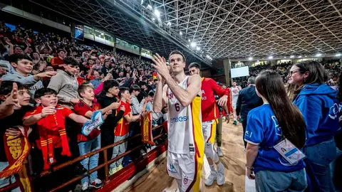 Heraldo de León publica las 101 fotos oficiales del encuentro disputado por España en el Palacio de los Deportes.