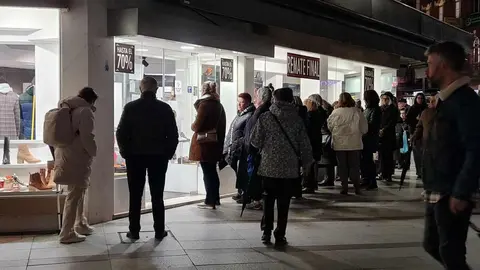 La popular tienda de calzado anuncia un 'Remate final' y la clientela rompe todas las previsiones de venta