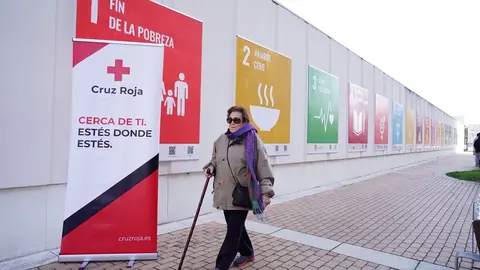 Cruz Roja en León inaugura el mural 'Objetivo del milenio' sobre los Objetivos de Desarrollo Sostenible. Foto: Campillo.