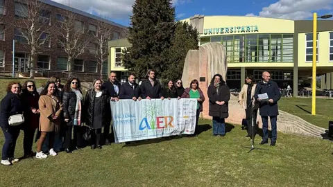León se ha unido este viernes en la lucha frente a las enfermedades raras en dos convocatorias en el centro de la ciudad y en el campus universitario. Fotos: Ayto León