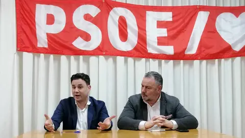 El secretario general del PSOE de León y diputado en el Congreso, Javier Alfonso Cendón, celebra un encuentro con la militancia del Bierzo en Camponaraya.
