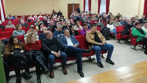 Cendón se reúne a la militancia del Bierzo en Camponaraya para destacar los proyectos estratégicos que generan empleo y oportunidades en la provincia.
