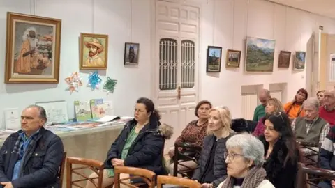 Presentación del libro 'Autonomía Leonesa. Vías legales para conseguirla' de Bernardo Luis García Angulo en la Casa de León en Madrid.