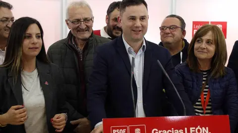 Cendón vence en las primarias a Diego Moreno con el 66% de los votos de la militancia del PSOE de León. Fotos: Peio García