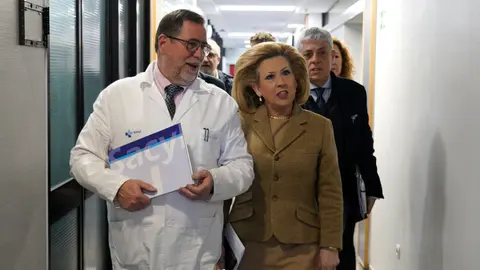 La gerente regional de Salud, Violeta Martínez, preside la primera reunión de la Comisión de seguimiento del Plan de Garantía Asistencial para El Bierzo junto al gerente de Asistencia Sanitaria del Bierzo, Juan Ortiz de Saracho. Foto: César Sánchez.
