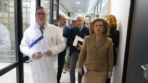 La gerente regional de Salud, Violeta Martínez, preside la primera reunión de la Comisión de seguimiento del Plan de Garantía Asistencial para El Bierzo junto al gerente de Asistencia Sanitaria del Bierzo, Juan Ortiz de Saracho. Foto: César Sánchez.
