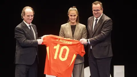 La ciudad de Valladolid acogió este lunes, en el Teatro Calderón, la ceremonia de la XLIV Gala Nacional del Deporte, donde la Asociación Española de la Prensa Deportiva reconoció y laureó a los mejores deportistas españoles de 2024. Fotos: Rubén Cacho