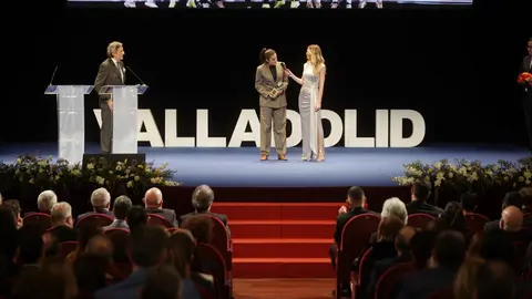 La ciudad de Valladolid acogió este lunes, en el Teatro Calderón, la ceremonia de la XLIV Gala Nacional del Deporte, donde la Asociación Española de la Prensa Deportiva reconoció y laureó a los mejores deportistas españoles de 2024. Fotos: Rubén Cacho