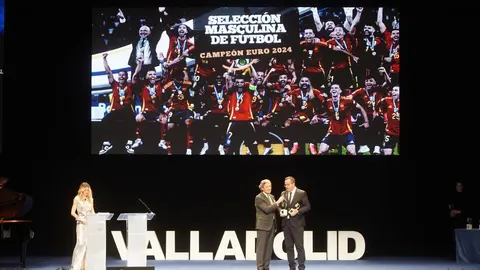 La ciudad de Valladolid acogió este lunes, en el Teatro Calderón, la ceremonia de la XLIV Gala Nacional del Deporte, donde la Asociación Española de la Prensa Deportiva reconoció y laureó a los mejores deportistas españoles de 2024. Fotos: Rubén Cacho