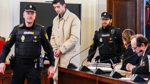 El Supremo ratifica los 18 años de cárcel al condenado por el crimen de la Universidad. En las imágenes, durante las sesiones del juicio. Fotos: Campillo
