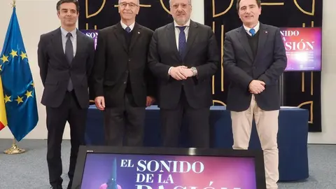 El presidente de las Cortes de Castilla y León, Carlos Pollán, y el director de ja Fundación Castilla y León, Juan Zapatero, presiden el acto de presentación de la segunda edición del concierto de Semana Santa ‘El Sonido de la Pasión’. Foto: Rubén Cacho.