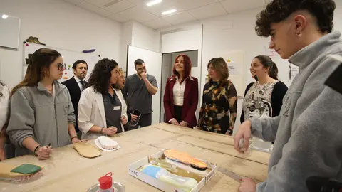 La bióloga y astronauta leonesa Sara García abogó este miércoles por que las humanidades y las ciencias vayan de la mano ya que “tanto la tecnología como los valores sociales permean de la misma manera en la sociedad”, durante su intervención en su visita al Campus del Bierzo de la Universidad de León. Fotos: César Sánchez
